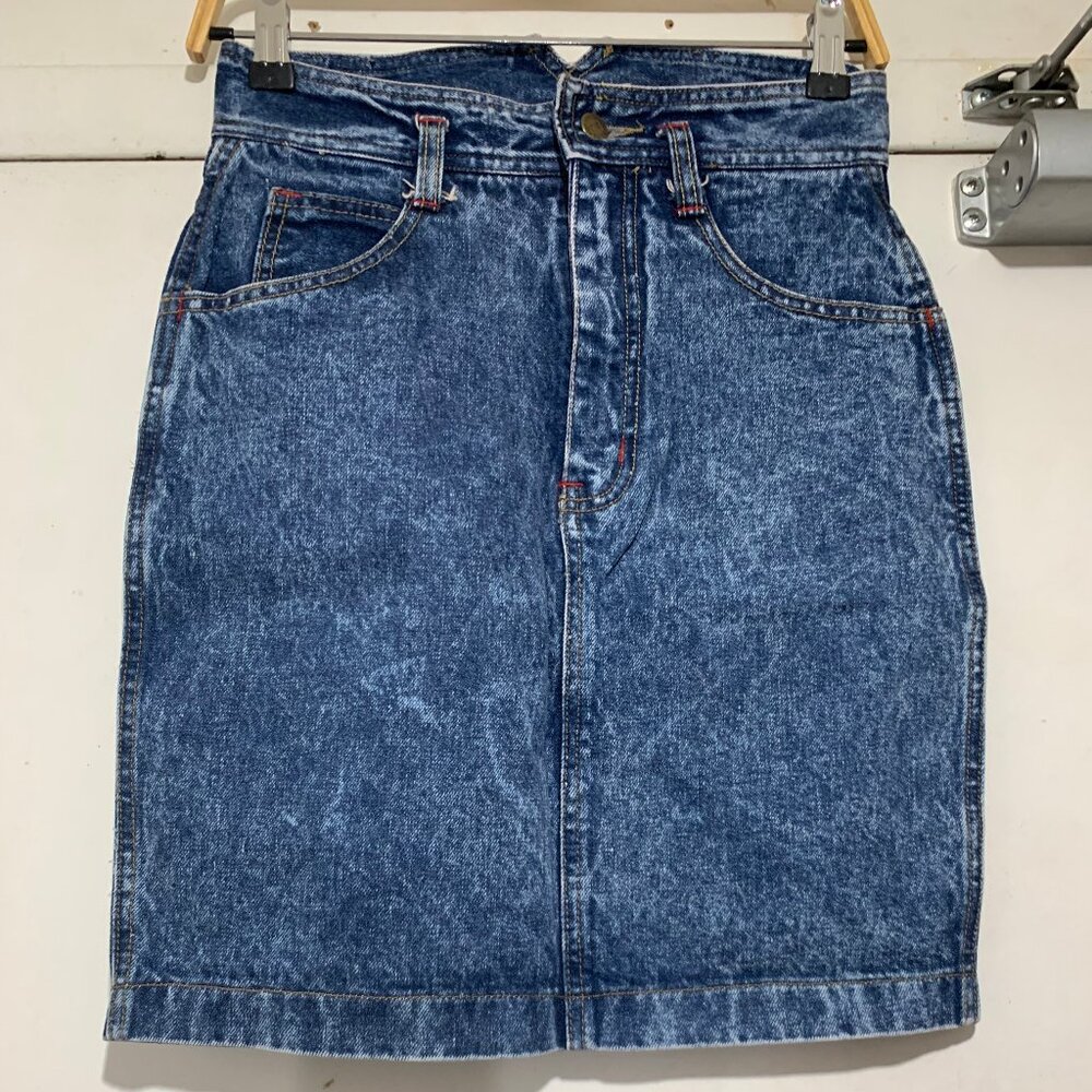 VINTAGE DERBY HIGH RISE DENIM SKIRT SIZE 28